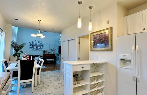 Aurora House | Explore Denver from our Central Oasis - Your Gateway to Mile High Adventures!