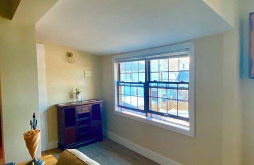 West Central Apartment | Explore Downtown Fort Wayne The Declan House -Modern 2-bedroom with WiFi and AC