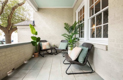 Cannonborough Elliotborough House | Explore Downtown King St - 12 Bedrooms/7.5 Baths!