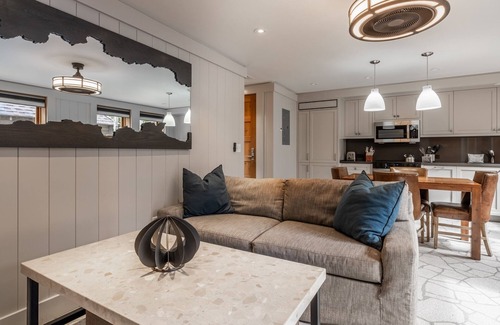 Homewood Cottage | Explore Fall at North Lake Tahoe! Cozy Cottage Near Ski Resort and Beach