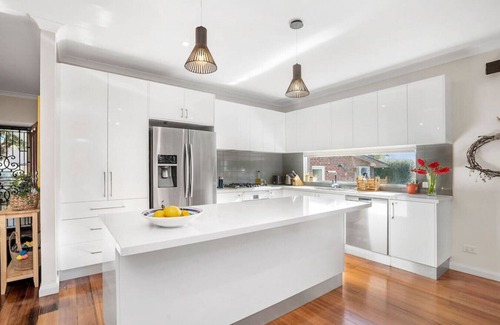 Frankston House | Explore Frankston South from this lovely home