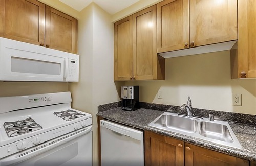 Enterprise Hotel | Explore Las Vegas:Gateway to the Strip:2 Units Close to Flamingo Wildlife!