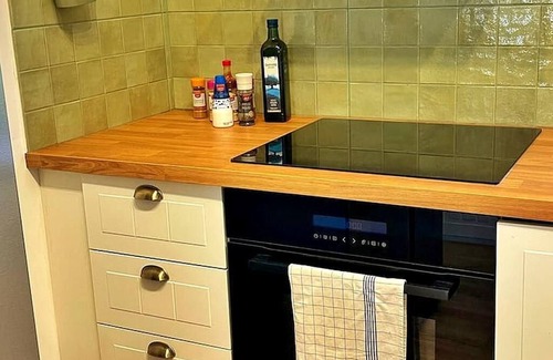 Charneca de Caparica e Sobreda Apartment | Explore Lisbon and enjoy the wonderful beaches. All in one place.