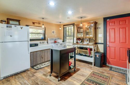 Glover House | Explore Missouri Ozarks! Creekside Cabin