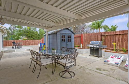 Ramona House | Explore Ramonas Vineyards Tranquil Home with Yard