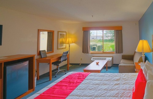 Redwood Falls Hotel | Explore Redwood Falls from Budget King Room w/Casino & Dining Nearby