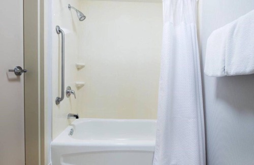 Newark House | Explore Silicon Valley from our room