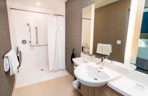 Newark House | Explore Silicon Valley in comfort from our all suite