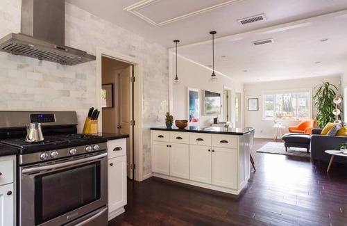 Los Feliz House | Explore Silver Lake from Designer Hillside Retreat
