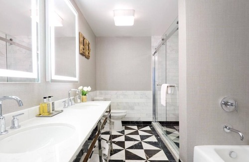 Norma Triangle Hotel | Explore Stunning Views of Los Angeles in Style! Valet Parking, Rooftop Pool!