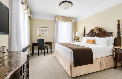 Central Park West Hotel | Explore the American Museum of Natural History! 4 Upscale Units, w/Onsite Dining