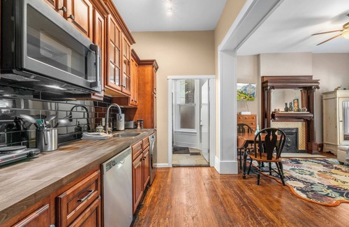 Highlands Apartment | Explore the Highlands from this adorable studio! Free Parking, Sleeps 4.