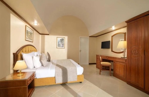 Wadi El Natrun Resort | Explorer's Basecamp: 2 Premium Rooms l Pool, Spa & City Tours