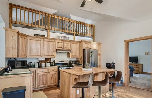 Valley of the Sun Cabin | Explorers Paradise / Sauna / Ski Breckenridge!