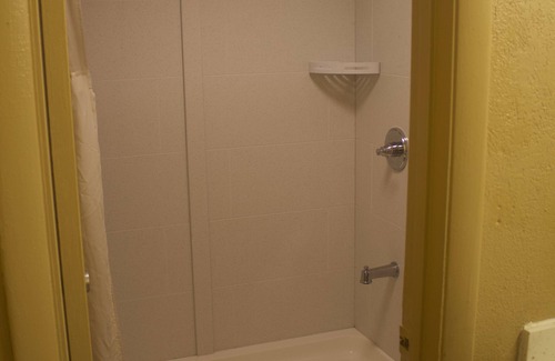 Cottage Line Hotel | Express Inn