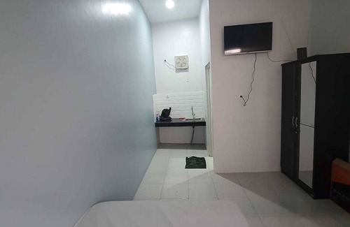 South Tangerang Hotel | EXPRESS O 92284 Kost Mazbie Syariah