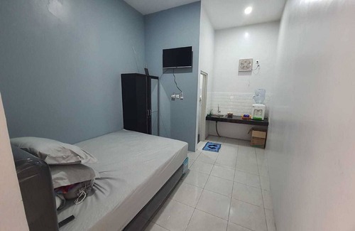 South Tangerang Hotel | EXPRESS O 92284 Kost Mazbie Syariah