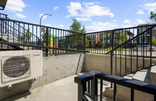 Calgary Apartment | Exquisite 1-Bdr Condo Apt