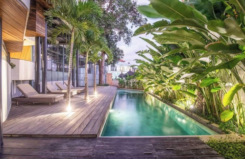 Pererenan Apartment | Exquisite 1-BR Loft Art Deco Charm Shared pool