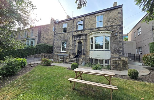 Sheffield Apartment | Exquisite 2 Bedroom Apartment