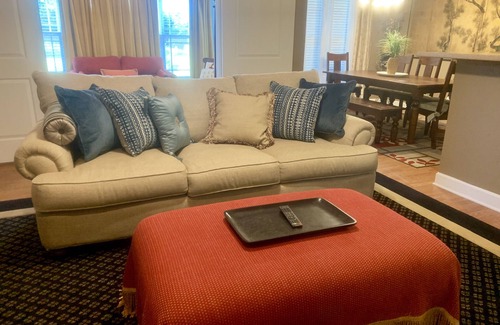 Greenville Condo | Exquisite 2BR Luxurious Suite Great location in Greenville