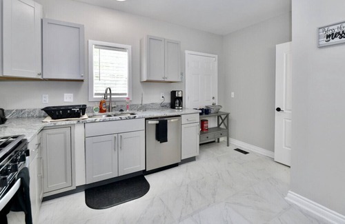 Near Eastside House | Exquisite 3-Bedroom Urban Oasis Minutes from Downtown Indianapolis: The Ultimate Comfort Experience