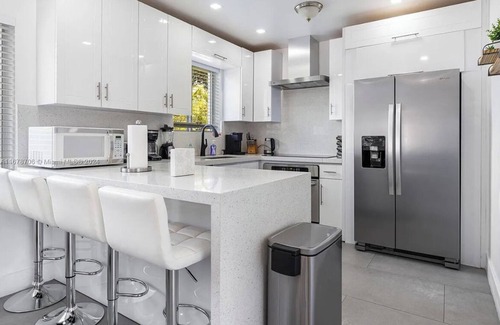 Miami Shores Villa | Exquisite 3-bedroom villa With Pool/Jacuzzi Miami Shores
