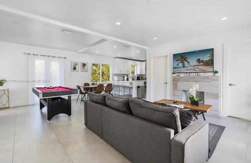 Miami Shores Villa | Exquisite 3-bedroom villa With Pool/Jacuzzi Miami Shores