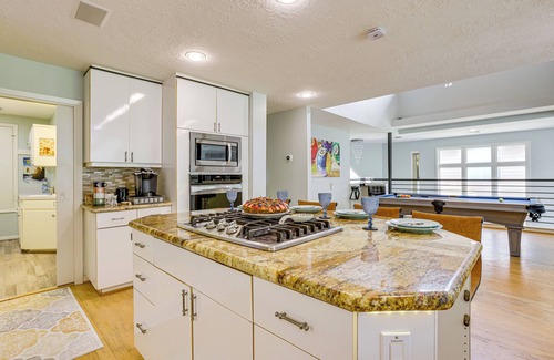 Walden on Lake Conroe House | Exquisite Canal-Front Home: Access to Lake Conroe!