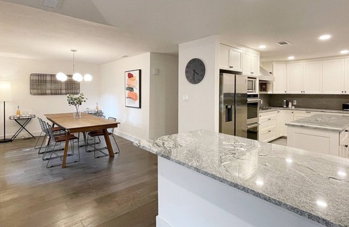 North Dallas House | Exquisite Dallas-Hidden Gem Indoor Pool(NO PARTY)