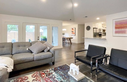 North Dallas House | Exquisite Dallas-Hidden Gem Indoor Pool(NO PARTY)