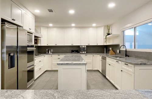 North Dallas House | Exquisite Dallas-Hidden Gem Indoor Pool(NO PARTY)