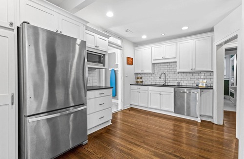 Midtown - Westport House | Exquisite Duplex in the Heart of KC + Parking