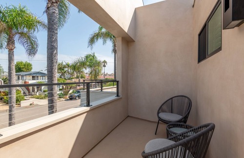 Del Mar House | Exquisite home, 2 blocks from beach! - Vitamin Sea