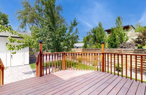 Sunset House | Exquisite home in Boise with hot tub, washer/dryer, WiFi, and fireplace