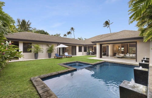 Kahala House | Exquisite home, pool, spa near Kahala Beach!