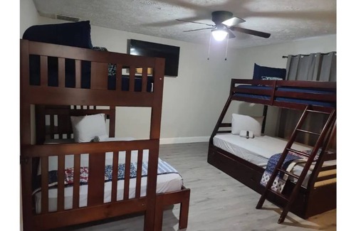 Grand Prairie House | Exquisite Home with Free Parking