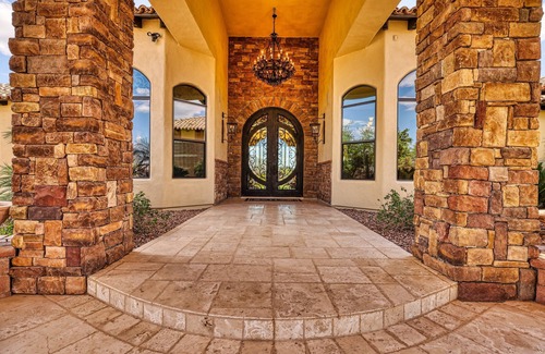 San Tan Valley Villa | EXQUISITE HOME WITH PRIVACY! Family friendly with huge resort style pool