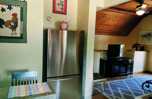 Mountain Center Cabin | Exquisite Log Cabin ~ WiFi & AC in Mountain Center near Idyllwild & Palm Springs