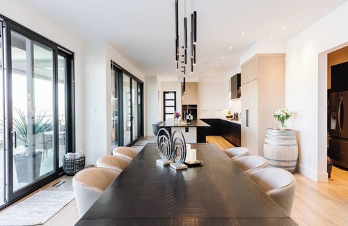 Wilden House | Exquisite Luxury Estate Above Okanagan Lake with Panoramic Sunset views!