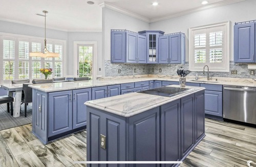 Murrells Inlet House | Exquisite Luxury, 10 Mins to Restaurants, Beach, and River in Gated Community