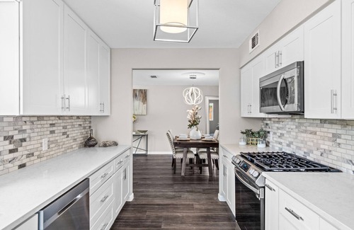 Dallas House | Exquisite Mid-Century Modern home- 3Bed2Bath furnished 15 mins from Downtown
