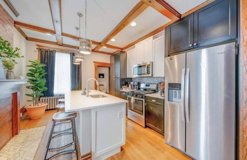 Columbus House | Exquisite Modern Historic Home Near Campus and Stadium! FITS 14 guest!