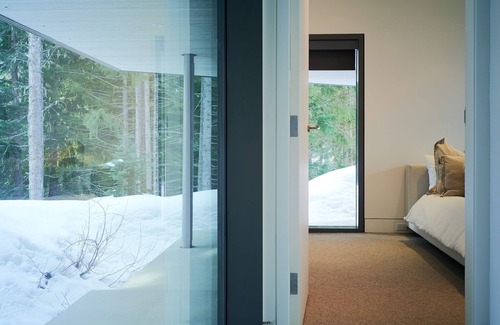 Whistler Creekside Villa | Exquisite Modern Home on Whistler Mountain - SKI/IN OUT BIKE IN/OUT