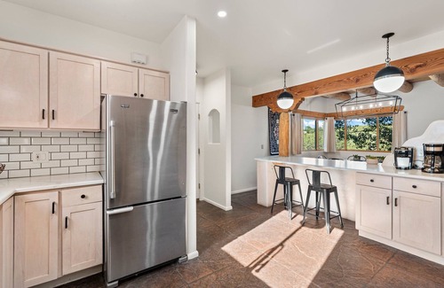 Santa Fe House | Exquisite Mountain Retreat on 1.75 Acres | Near Plaza & Skiing
