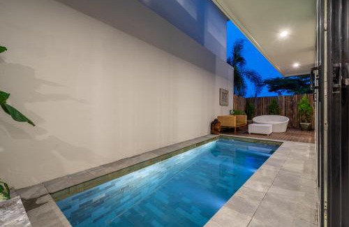 Batu Bolong Villa | Exquisite New Villa with Unmatched Amazing Views, Huge Pool - 4 Elegant Bedrooms!