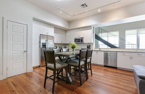 Central Business District Hotel | Exquisite Penthouse Near Local Attractions