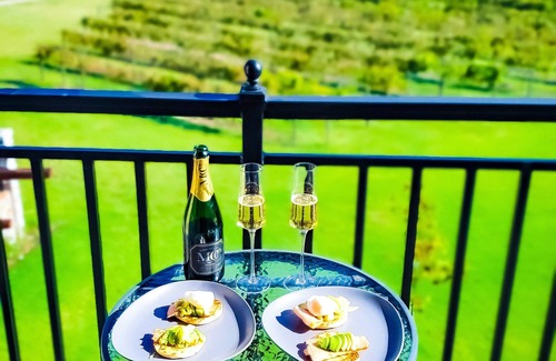 Parys Apartment | Exquisite Pont de Val Riverside Escape Apartment