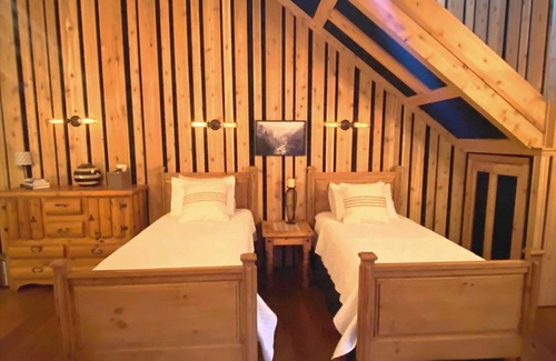 Red Lodge Cabin | Exquisite Ranch Guest House in Beartooth Mountains