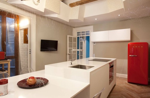 La Ribera Apartment | Exquisite Renovated Flat With Lots Of History At The Core Of Barcelona 3 BR 3BTH